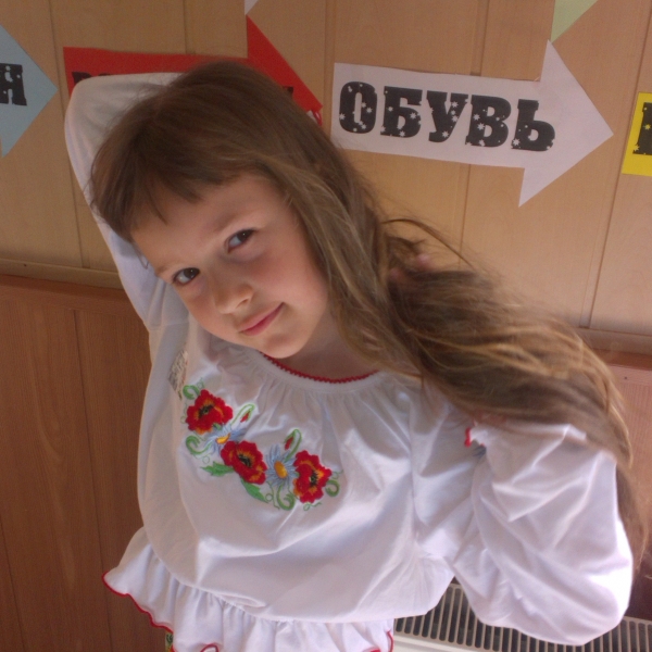 Вышиванка для девочки с длинным рукавом с калиной